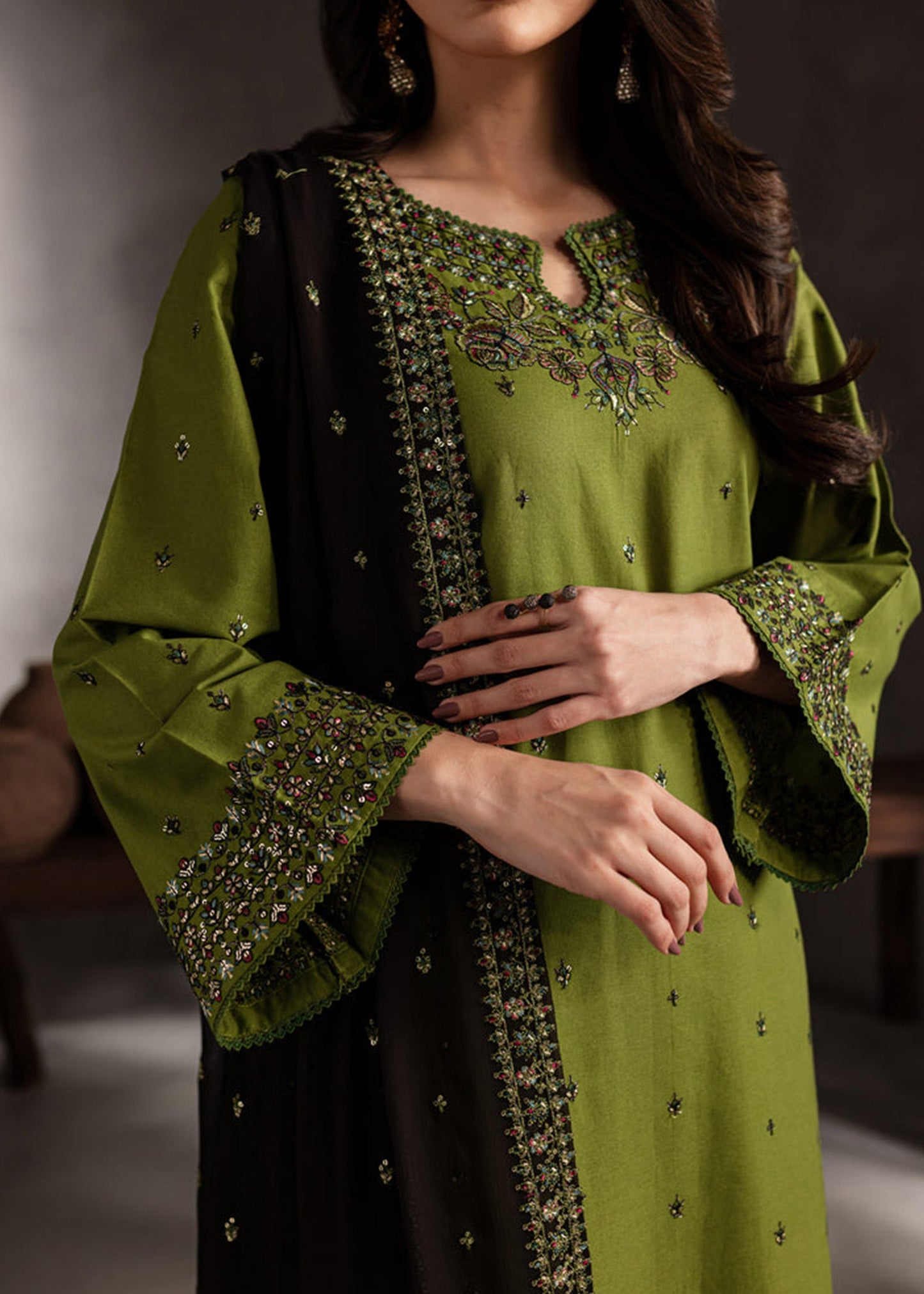 Ezzah 3pcs - Lawn Embroidered