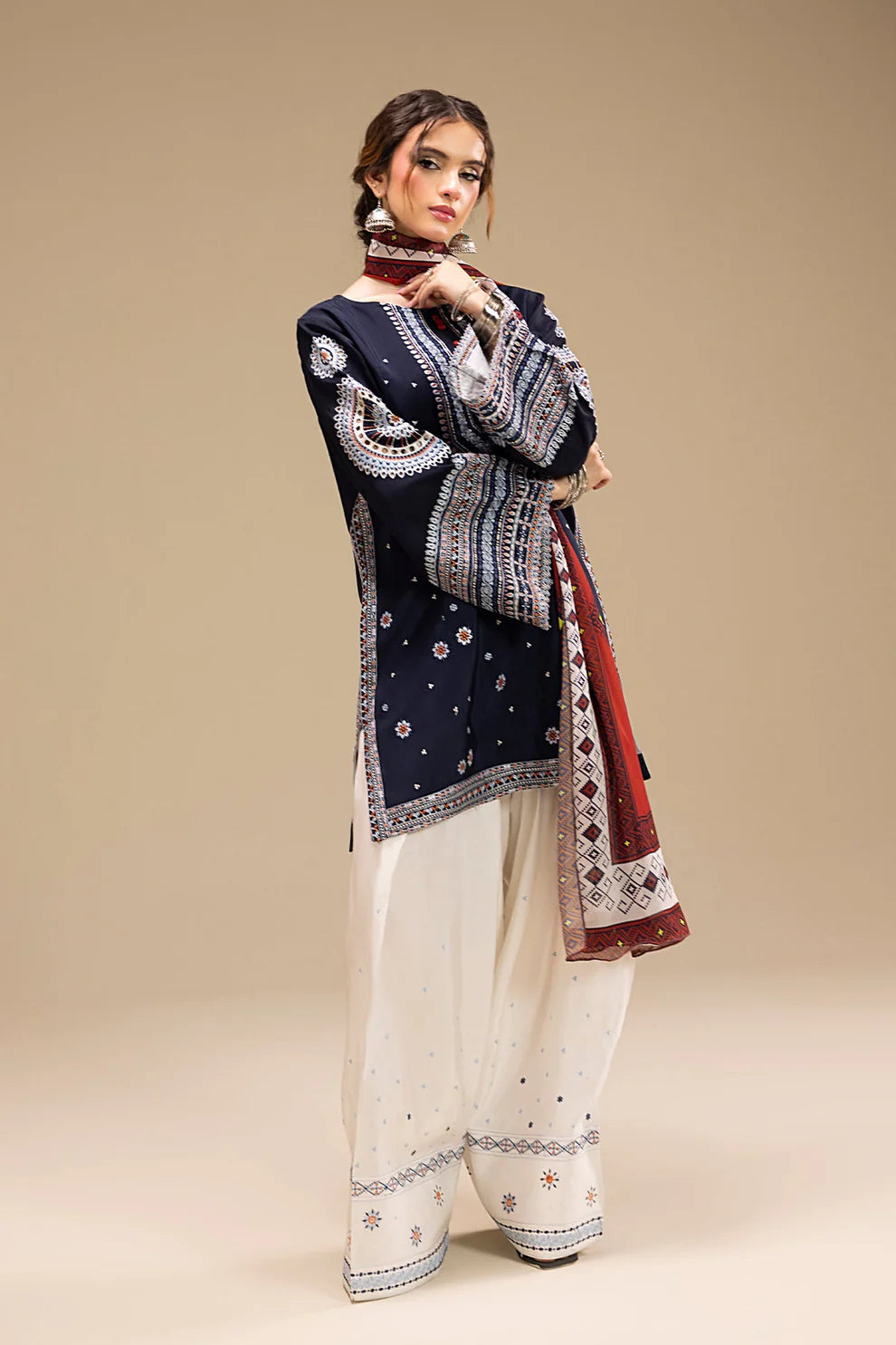 Roha Embroidered 3pc