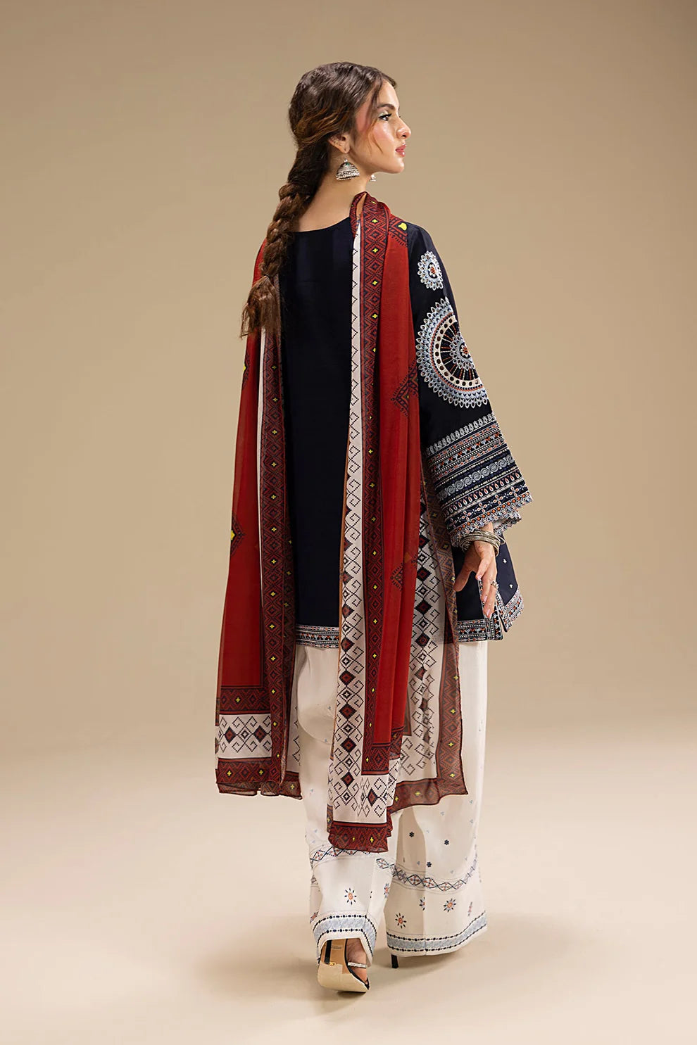 Roha Embroidered 3pc
