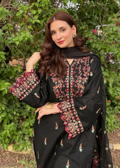Parsa 3pcs Embroidered Cotton Lawn