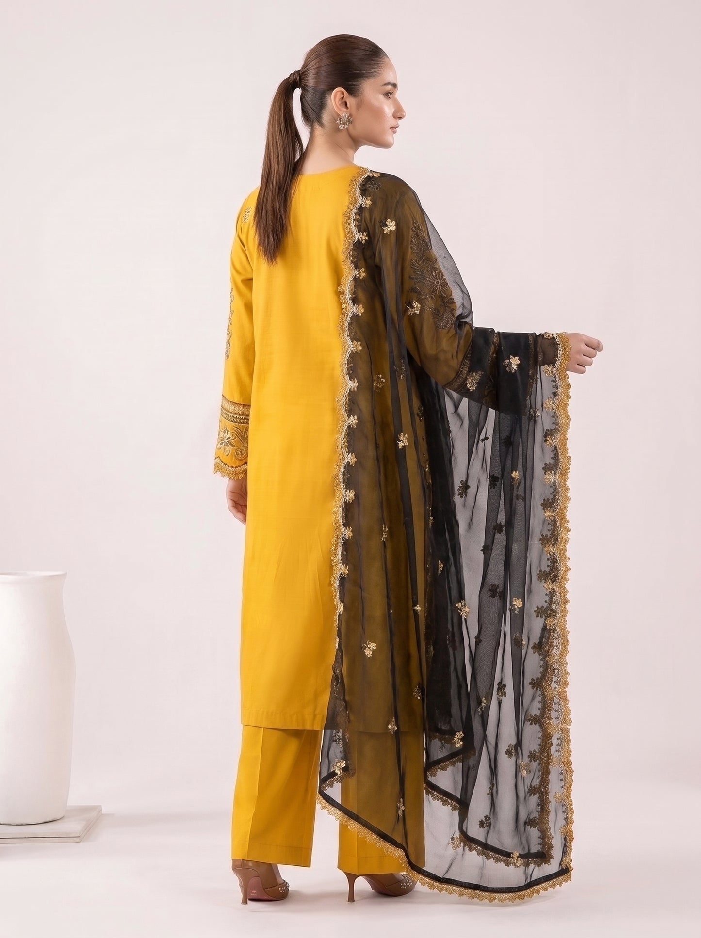 Gul naaz Embroidered - 3pc