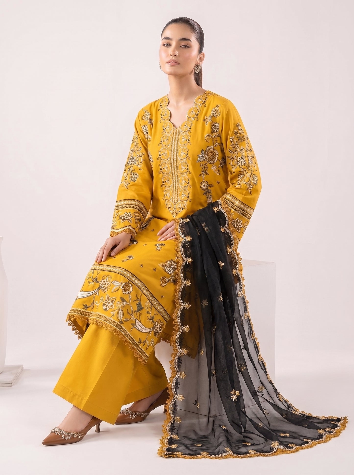 Gul naaz Embroidered - 3pc