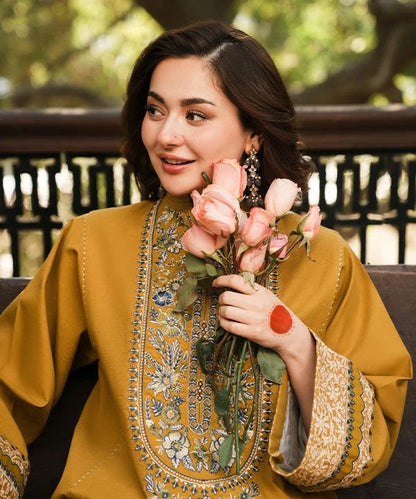 Aura 3pcs Embroidered