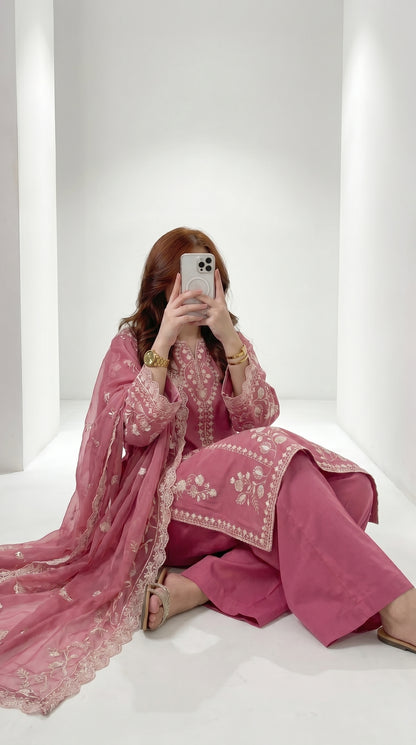 Vaneeza Embroidered - 3pc