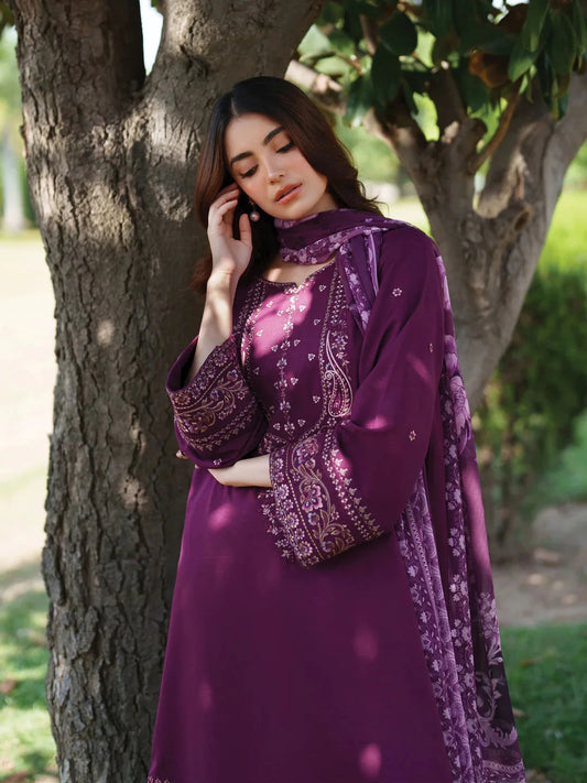 Kaavish Embroidered 3pc