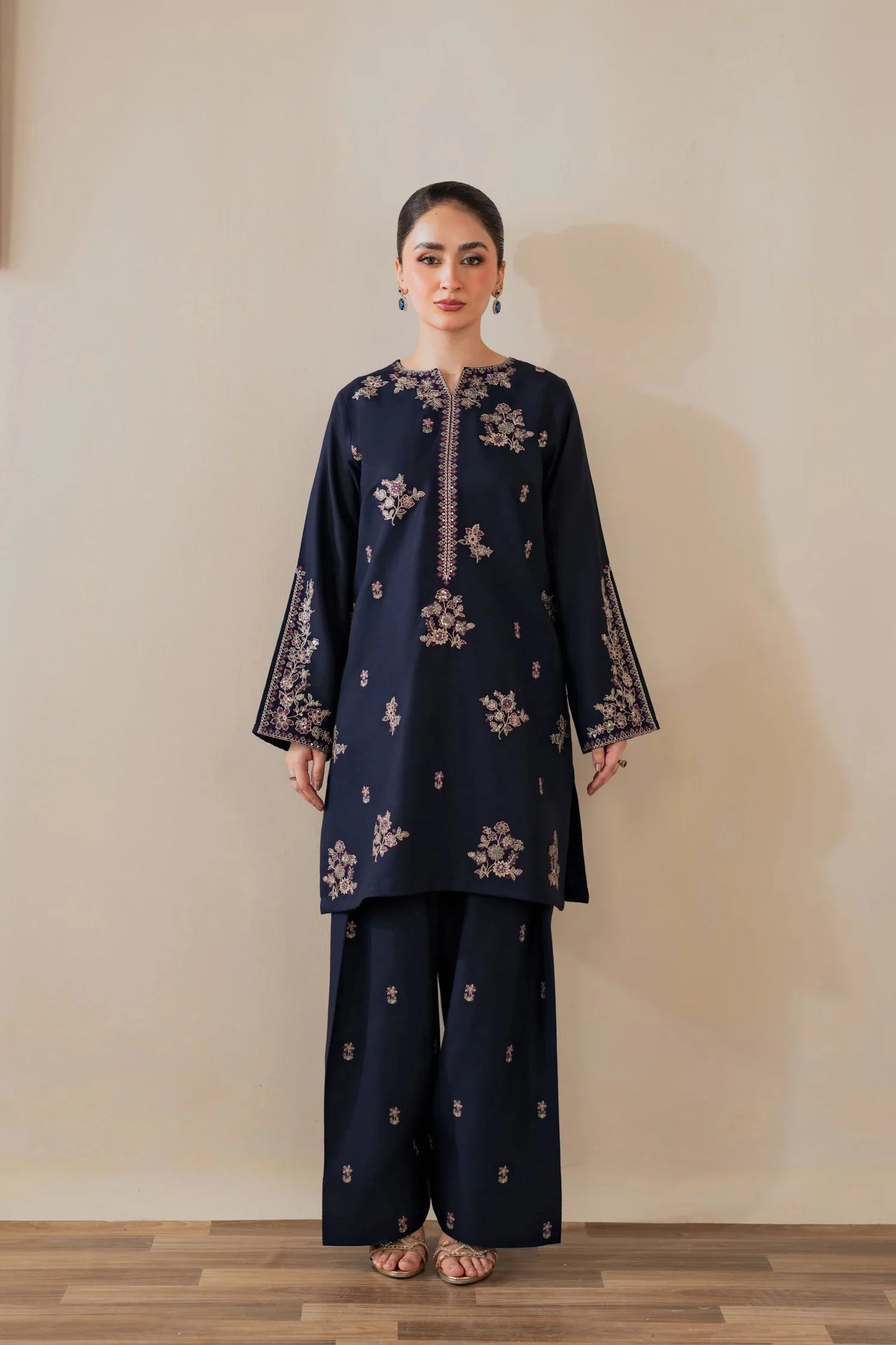 Mehjbeen Embroidered 2pc
